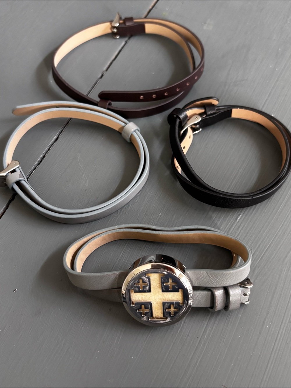 Gray Double-Wrap Leather Bracelet with diffuser